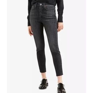 COLevi’s High Rise Wedgie Cropped Jeans